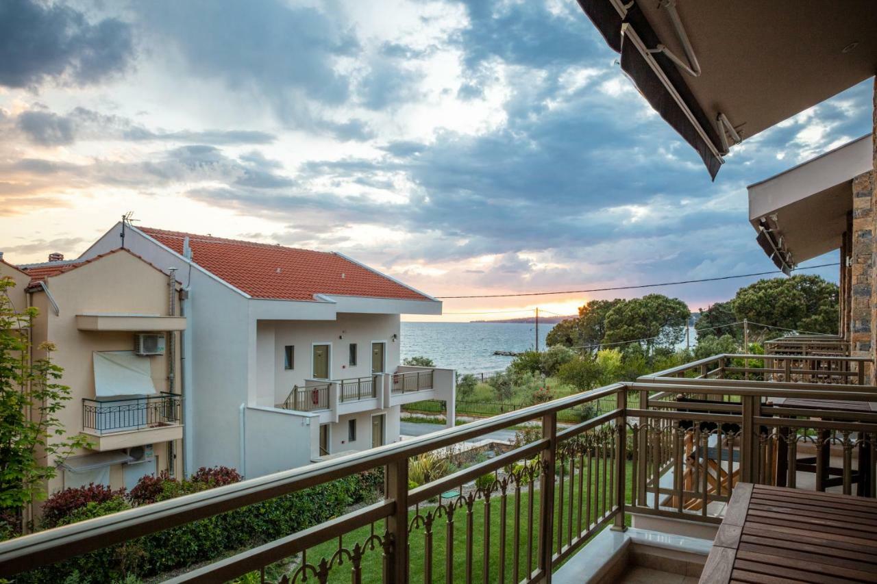 Royalty Suites Seaside Νικήτη Εξωτερικό φωτογραφία
