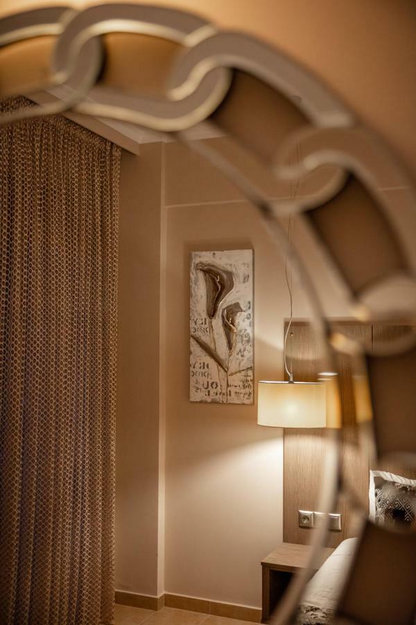 Royalty Suites Seaside Νικήτη Εξωτερικό φωτογραφία